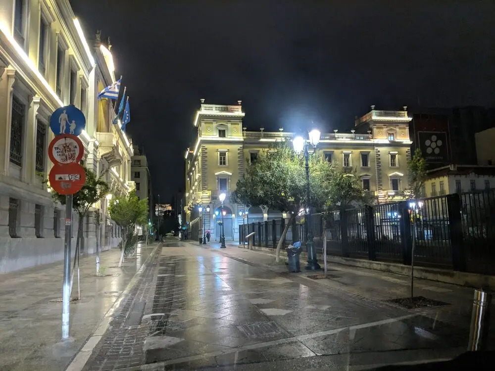 Cozy Apt in the Heart of Athens 8-2