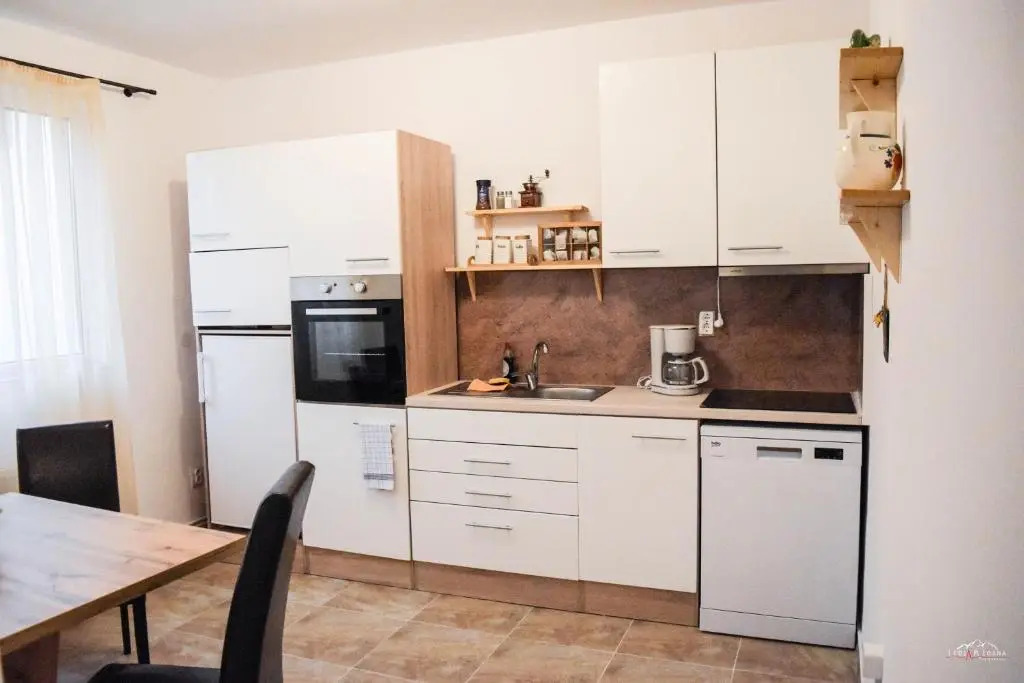 Spacious and cozy 3BD+Terrace Couples Apartment