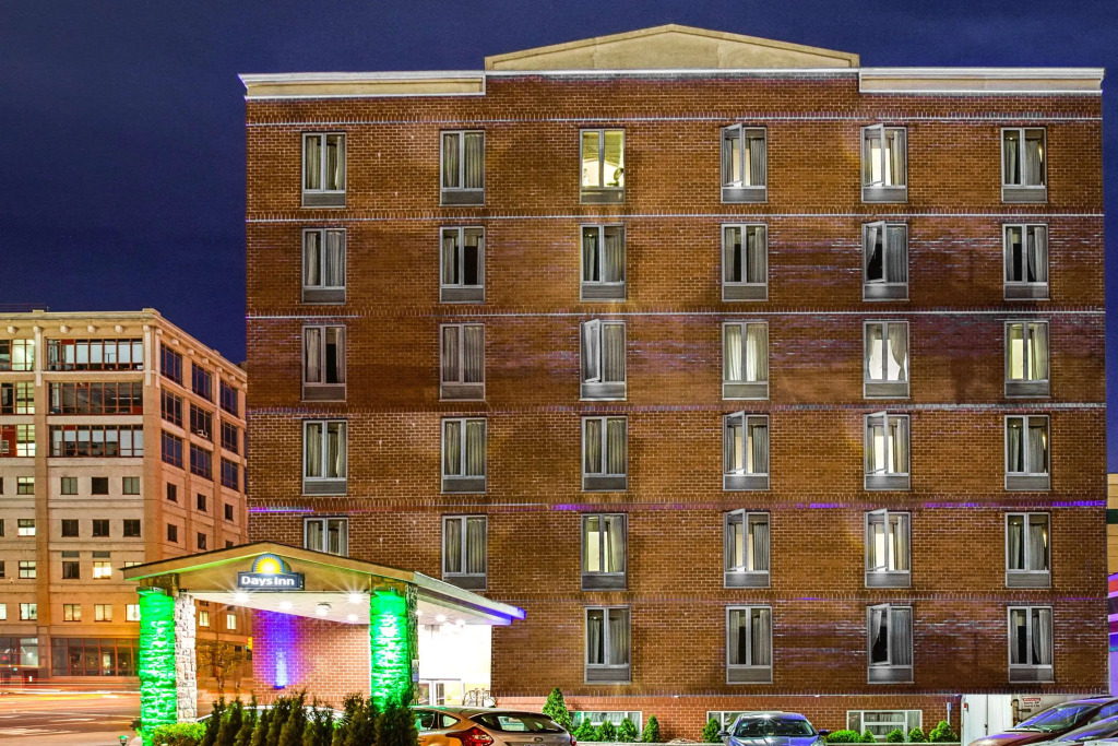 Days Inn - Long Island City