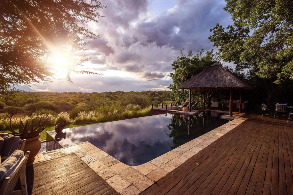 Khaya Ndlovu Safari Manor