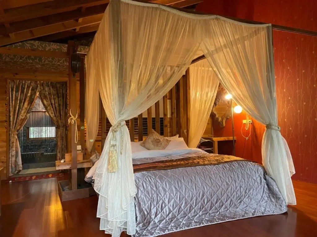 Love face B&B