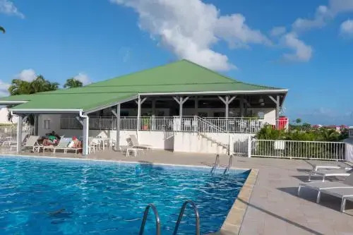 Superbe studio en duplex, vue sur mer et piscine