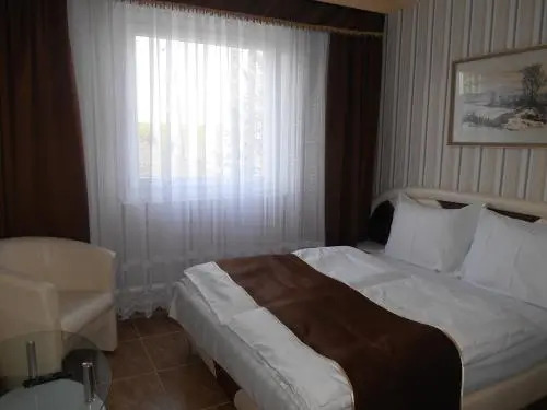 Holdfény Hotel