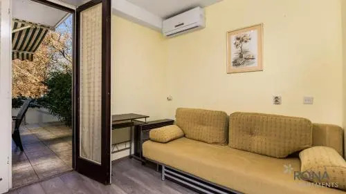 One-Bedroom Apartment in Cervar Porat