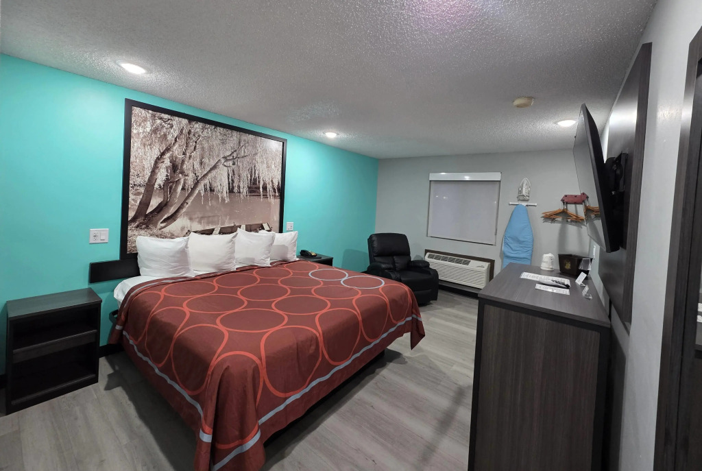 Super 8 by Wyndham Emporia