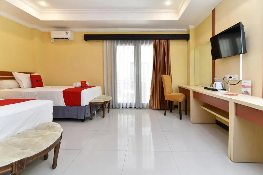 RedDoorz Plus near Mall Bali Galeria 2