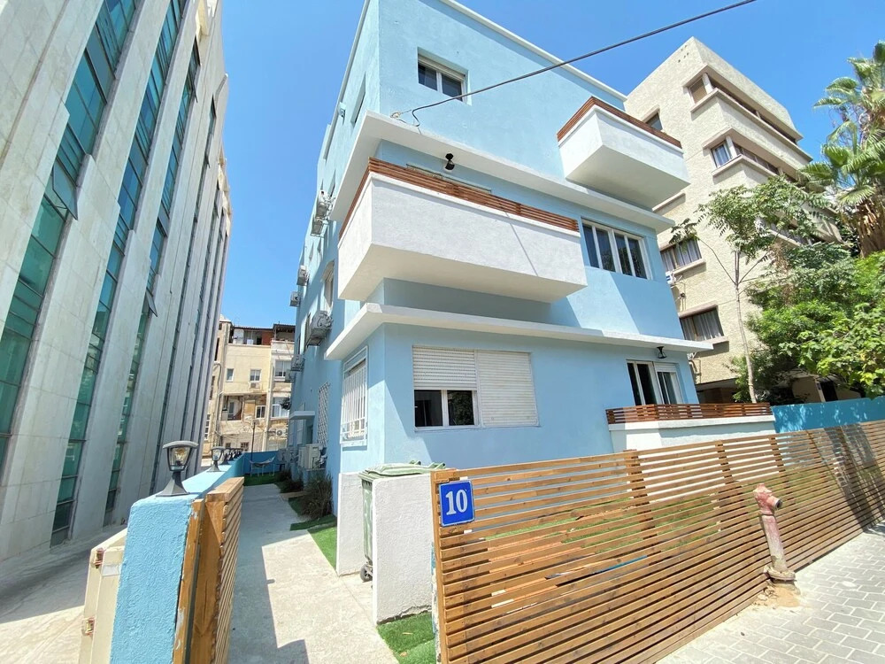 Breezhouse Mamad Yona Beach Residence