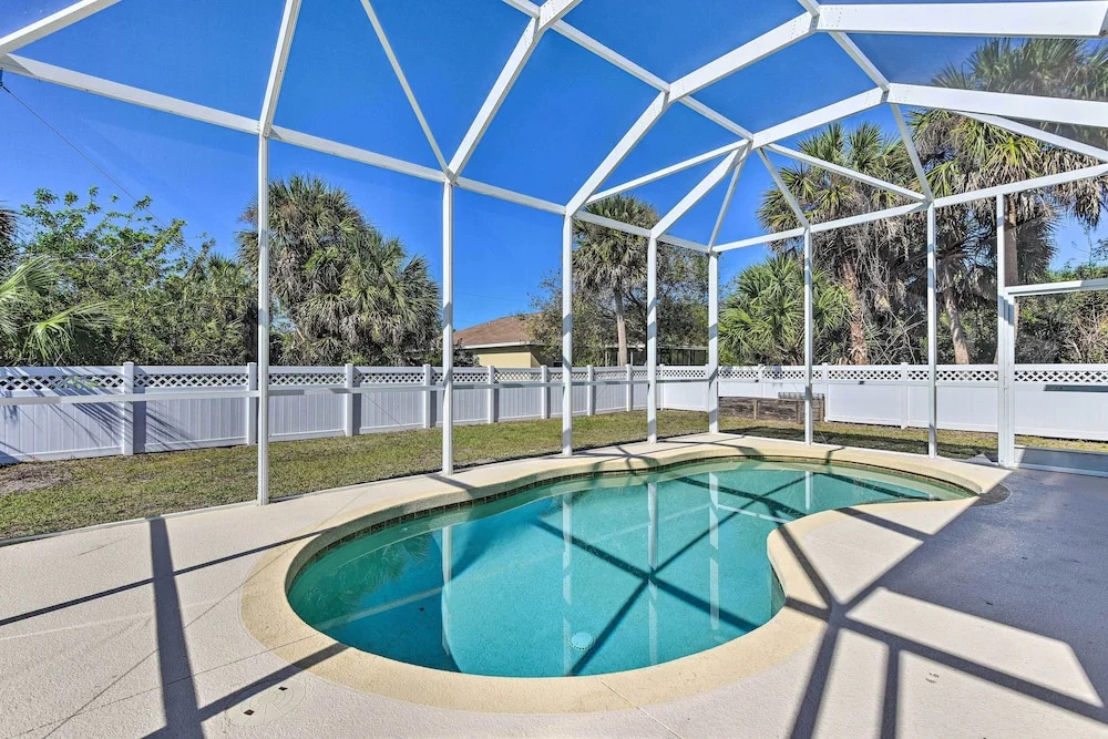 Rotonda West Home w/ Heated Pool, 5 Mi to Beach!