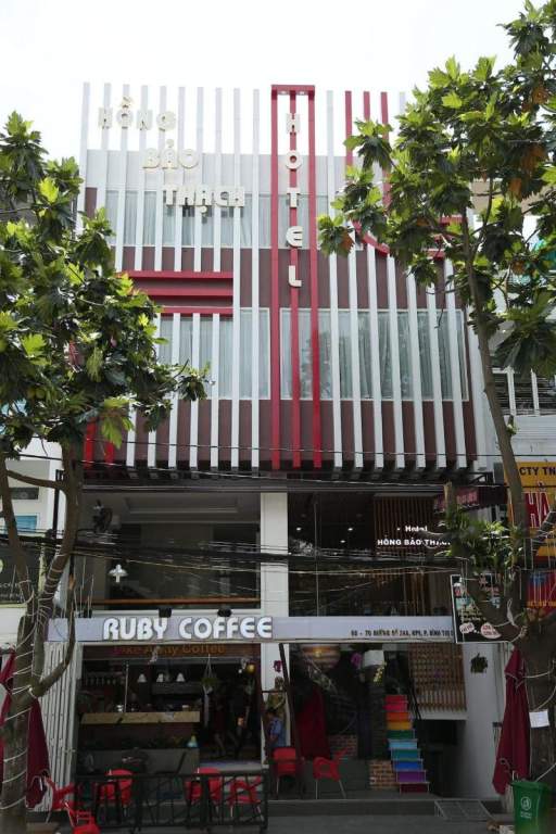 Hồng Bảo Thạch