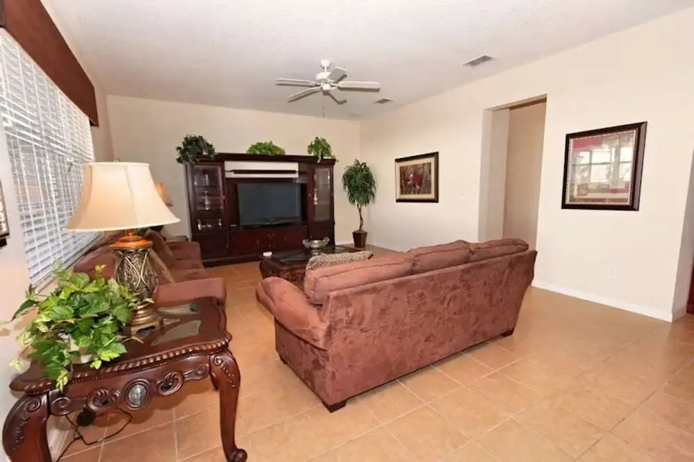 5 BR Home Kitchen Sleeps 10
