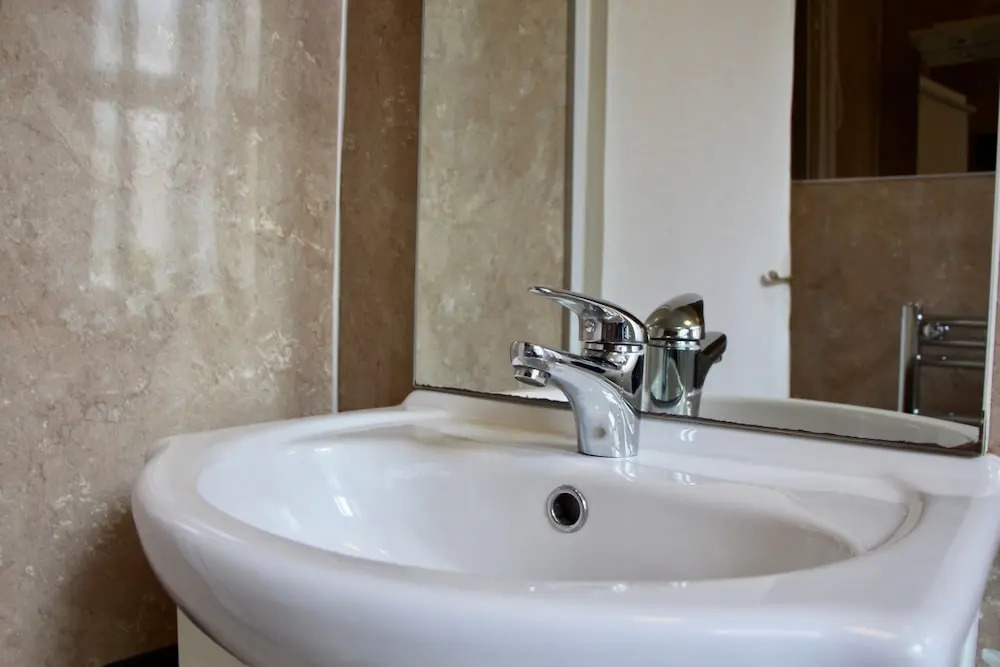 Spacious 2 Bedroom Holyrood Flat With Great Views