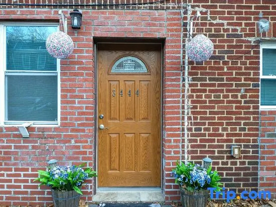 Private cozy studio in Jackson Heights