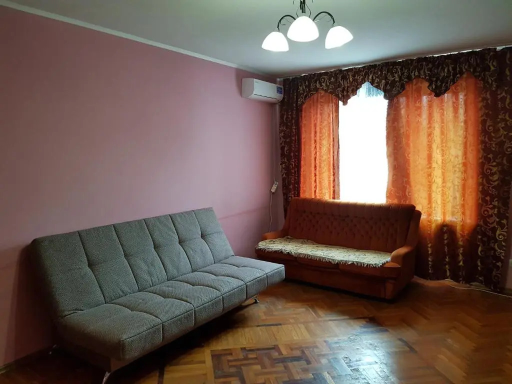 3-h komnatnye apartamenty po ulitse Abazgaa