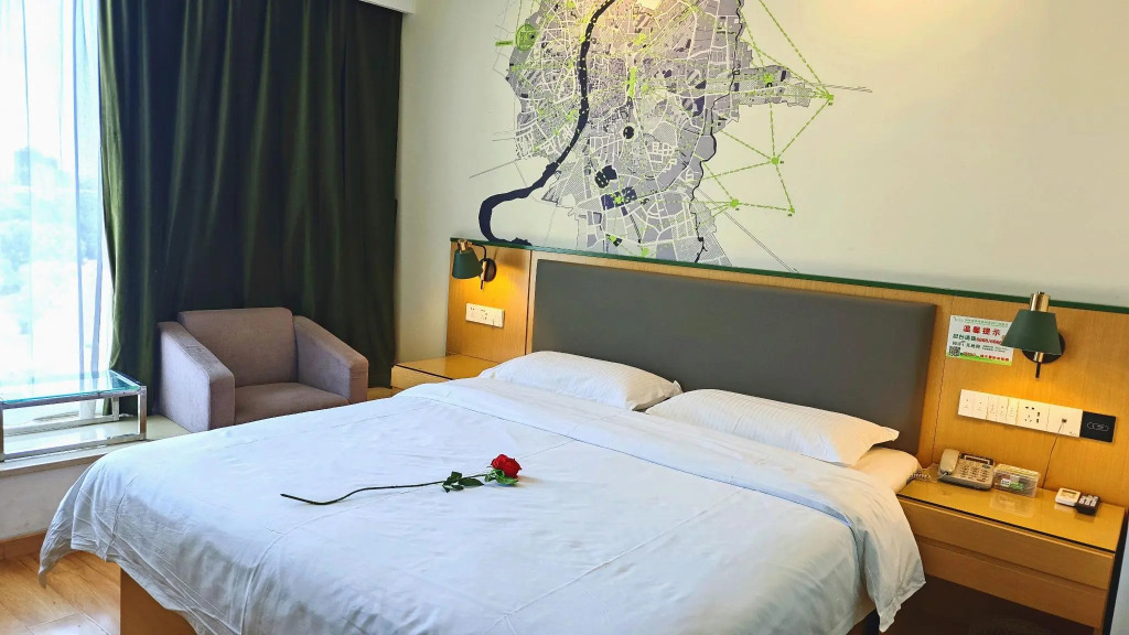 Vatica Hefei Feidong County Yuzhou Central Square Hotel