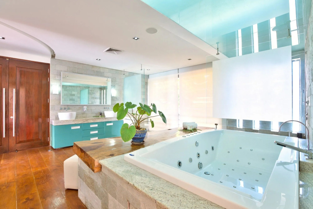 Villa U - 3BR Beachfront Haven