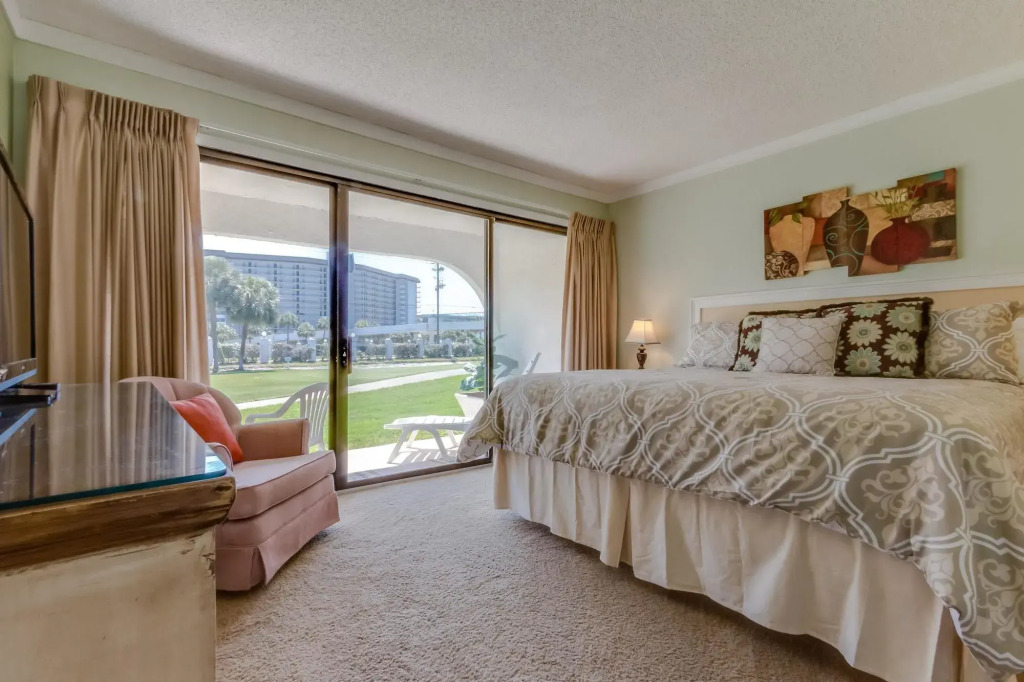 Edgewater Golf Villa 504
