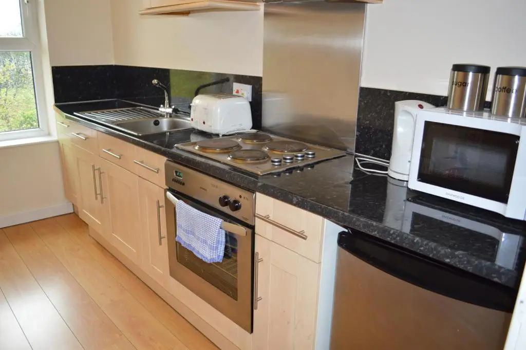 West Lynn Serviced Apartments Spacious & Free Parking