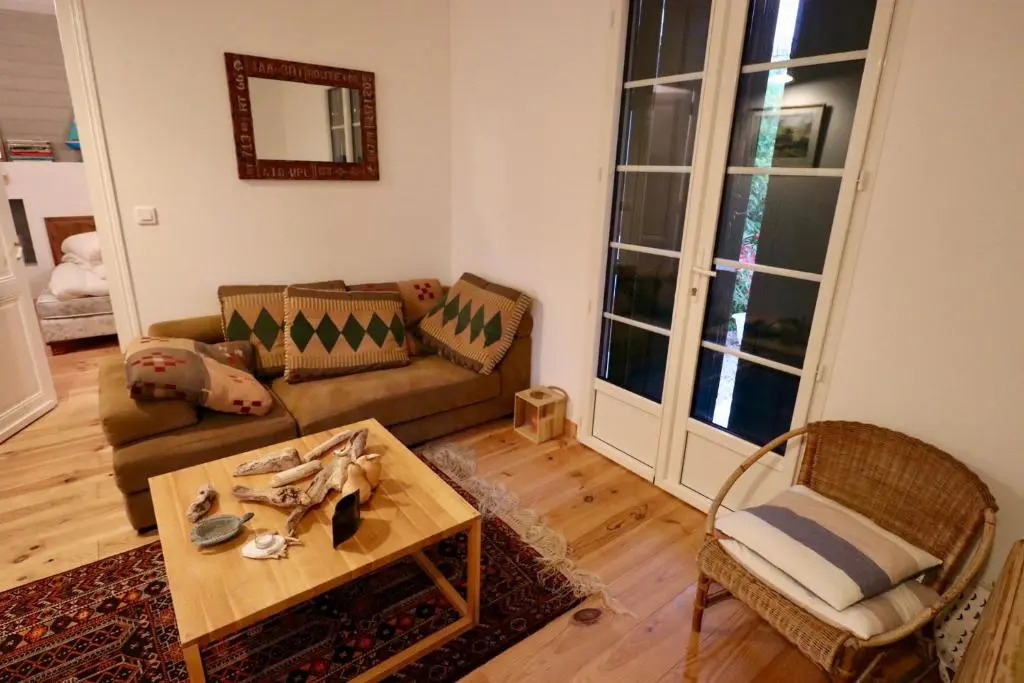 Lovely renovated cottage 150m from the beach