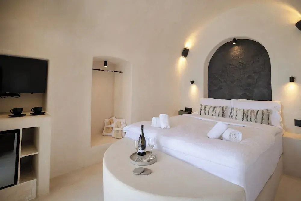 One of One Suites