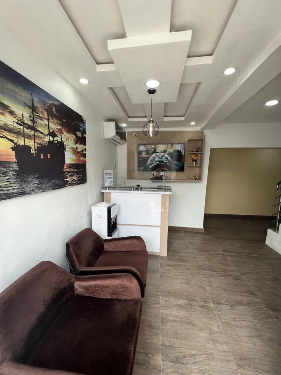 Thapunchline Apartments & Hotels