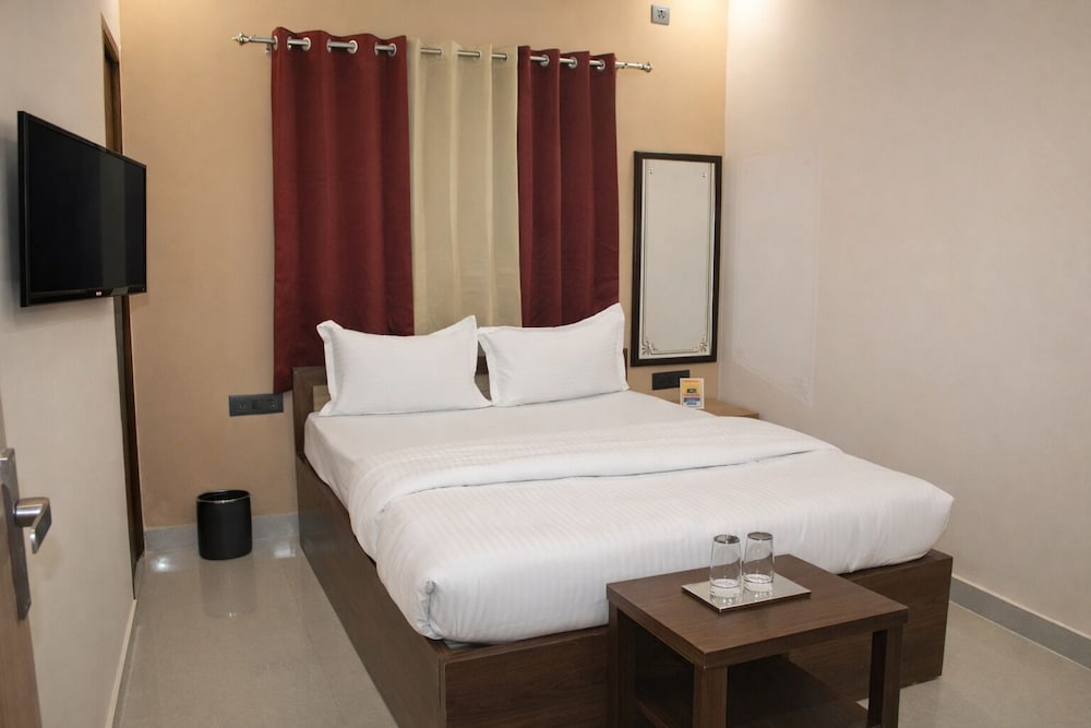 Pavitram Hotel & Banquet