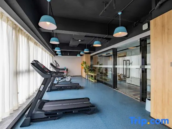 Ozz·nice4·Sealand S Hotel (Chengdu Panda Base Longtansi Metro Station Branch)