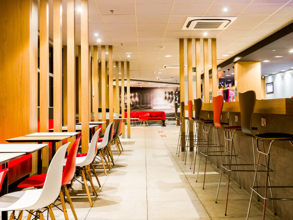 ibis Marilia