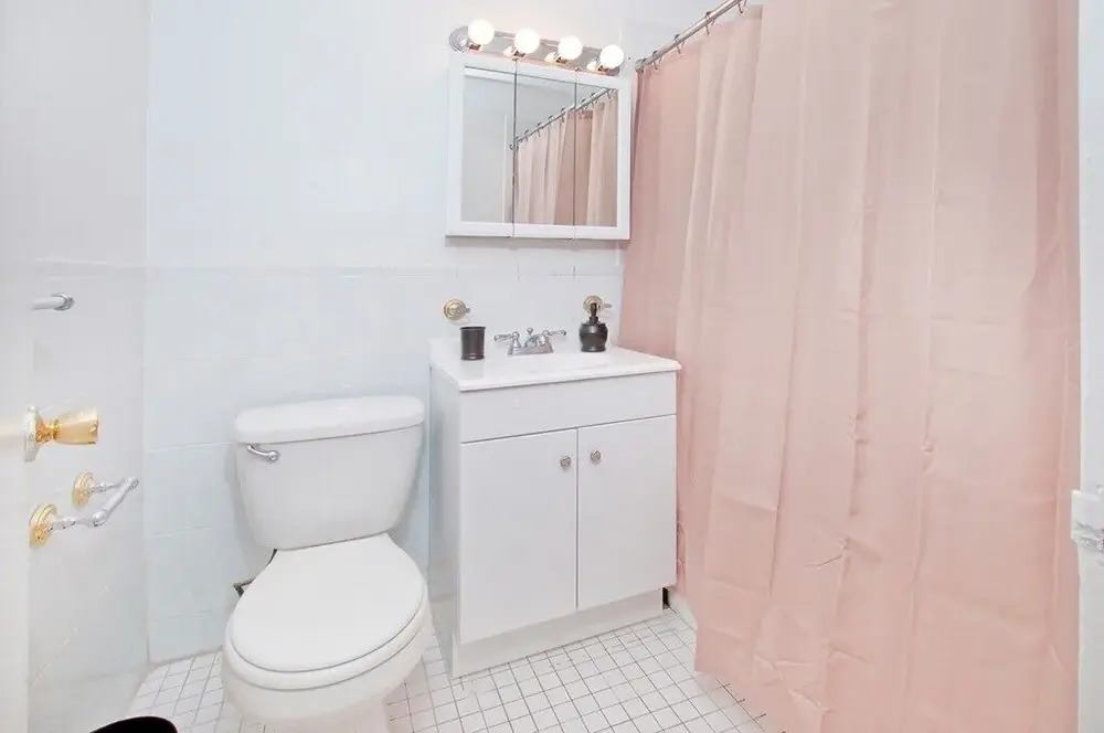 Cozy 2 BR on Upper East Side