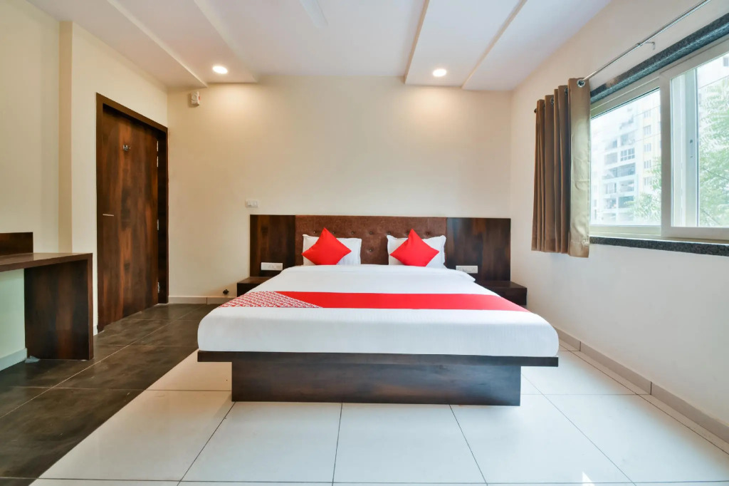 Collection O 39615 Hotel Naman