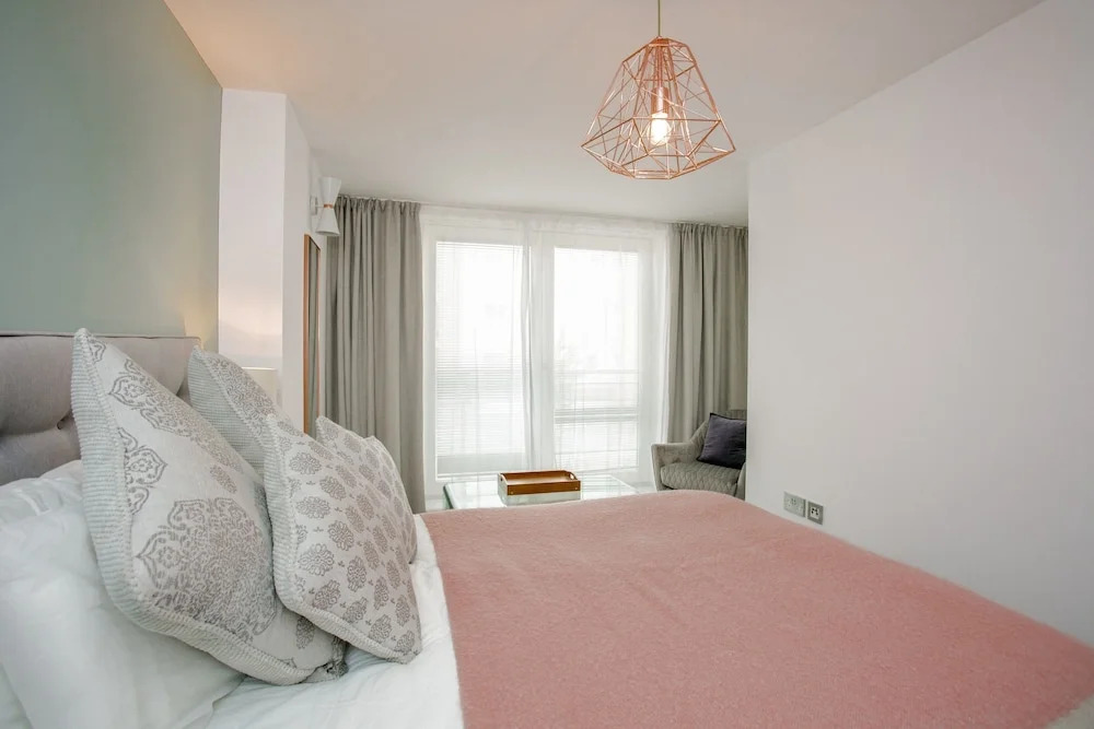 Modern 2 Bedroom Flat In Greenwich