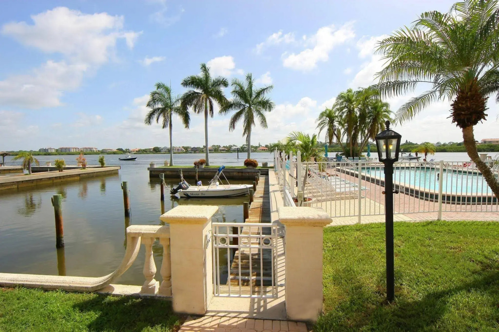Palm Bay Club By Beachside Management