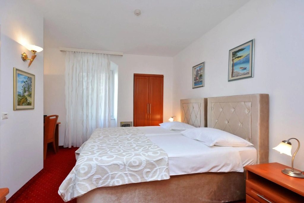 Hotel Adriana