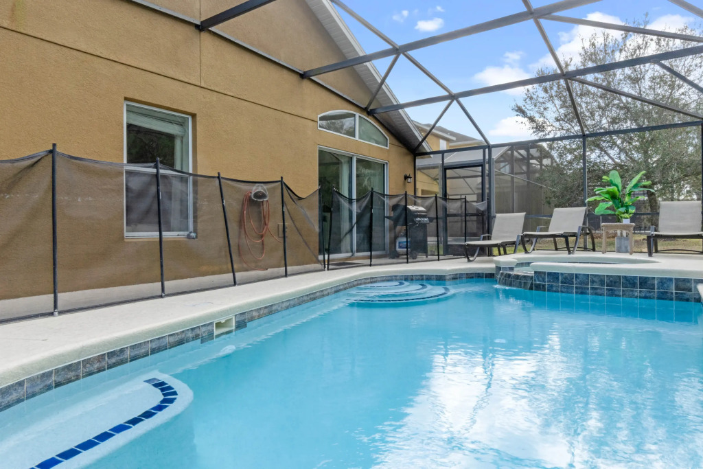 5 Bedrooms 3 Bathrooms Veranda Palms 4458 Np