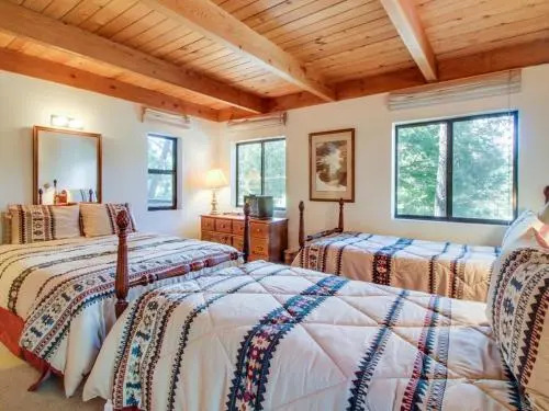 Donner Lake Cedar Lodge