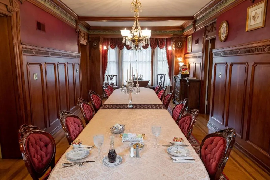 Emig Mansion