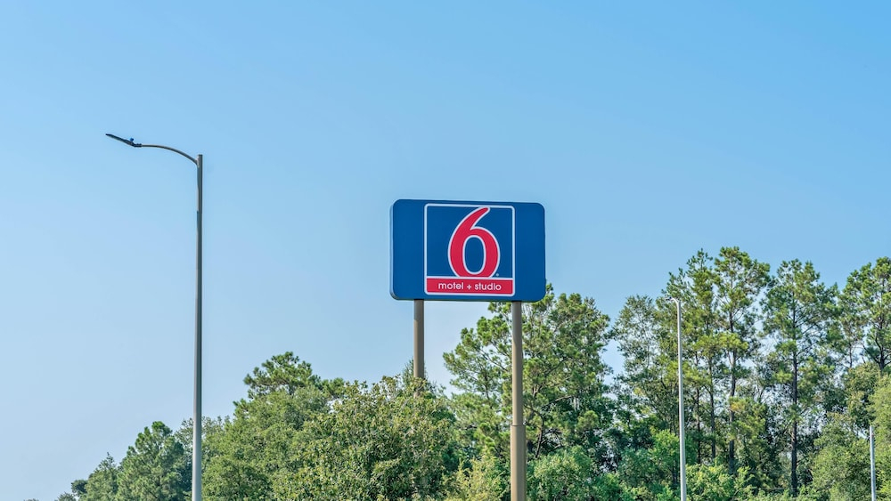 Motel 6 Hammond, LA   I 12   I 55