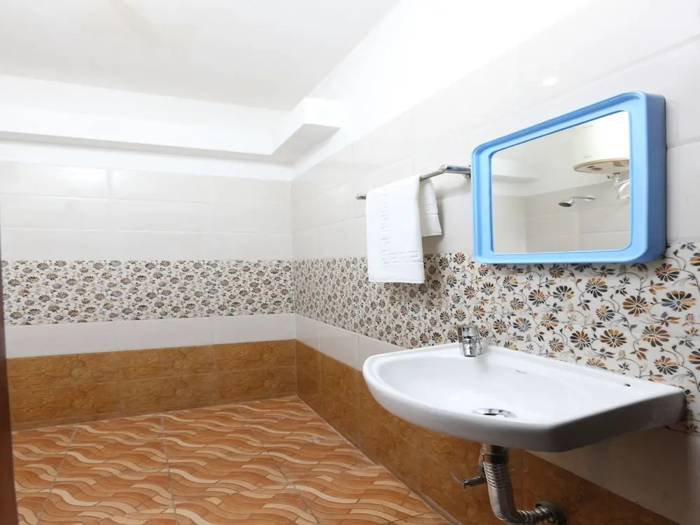 OYO 11582 Villa Triomphe
