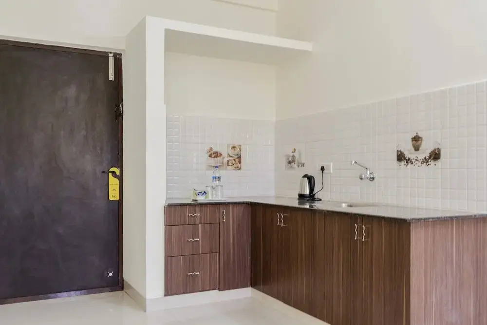 FabHotel IWE Studio Yelahanka