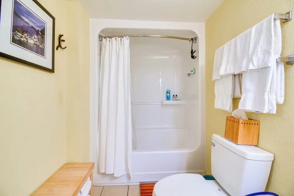2 Mi to Barefoot Landing: Beachfront Resort Studio
