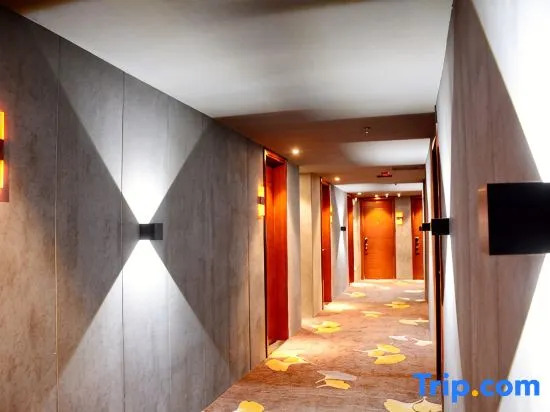 Yang Qingchun Theme Hotel (Taiyuan Qinxian North Street Shuangxi City)