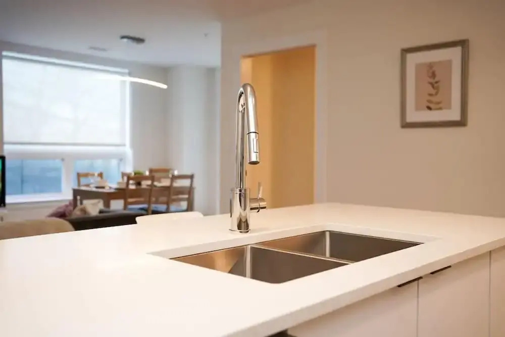 Luxurious Modern 2BR Condo Slps-5 Coffee AC Wifi