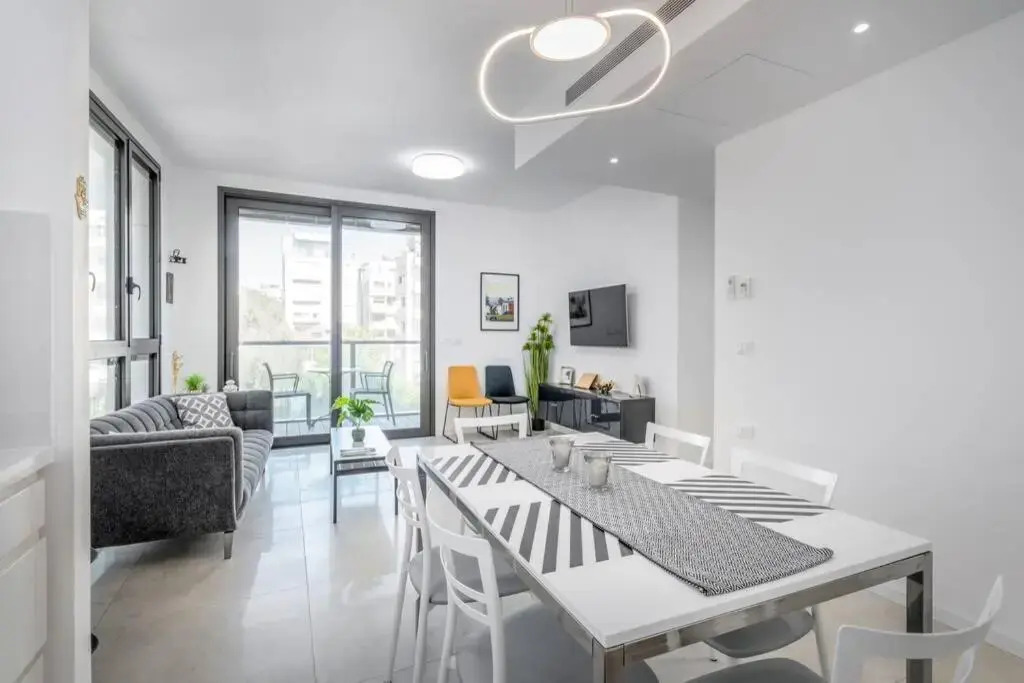 Kerem Hateimanim Area-3 BR with Balcony