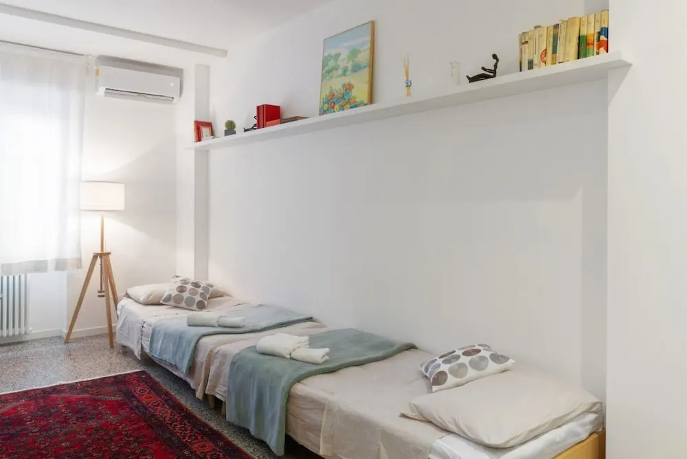 GuestHost - Inner City Apartments