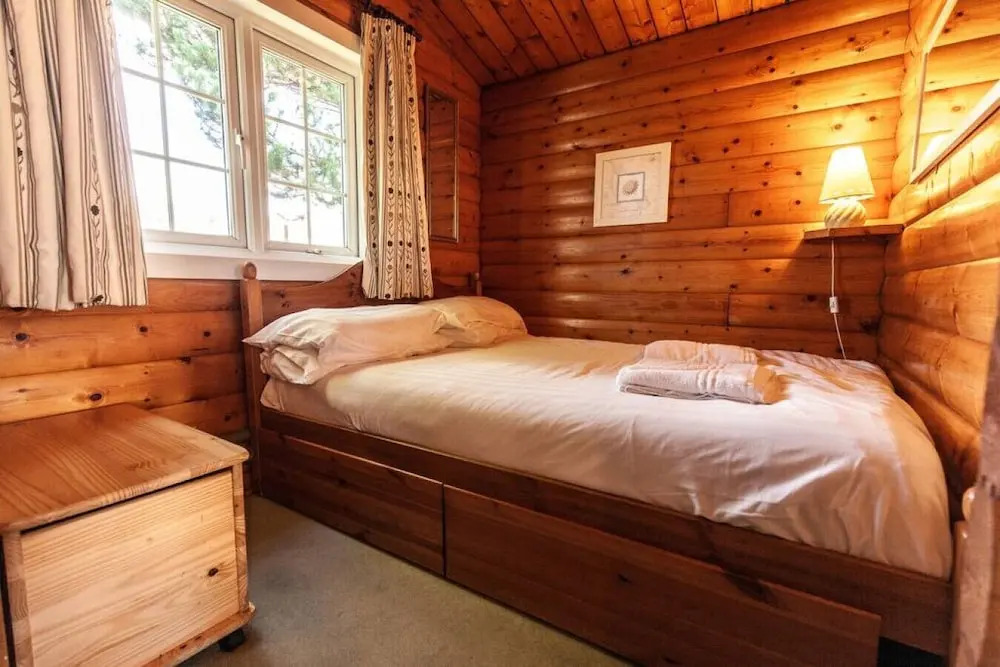 Spacious 3 Bed Log Cabin in Snowdonia Mountains