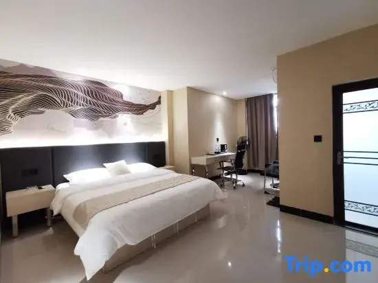 Jiangmen Huayue Boutique Apartment (Jiangmen East Station Branch)