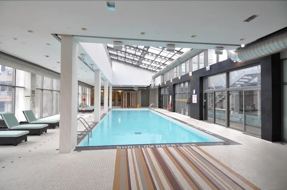Stunning 1BR Condo Downtown Location