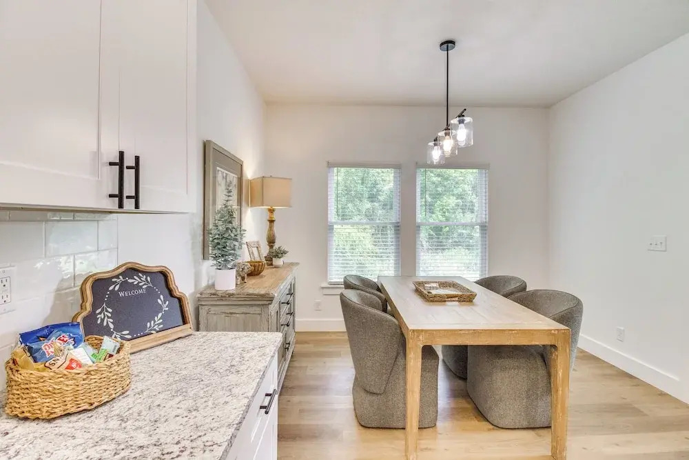 Flippin Vacation Rental: Walk to White River!