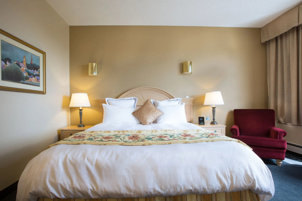 Nomad Hotel & Suites