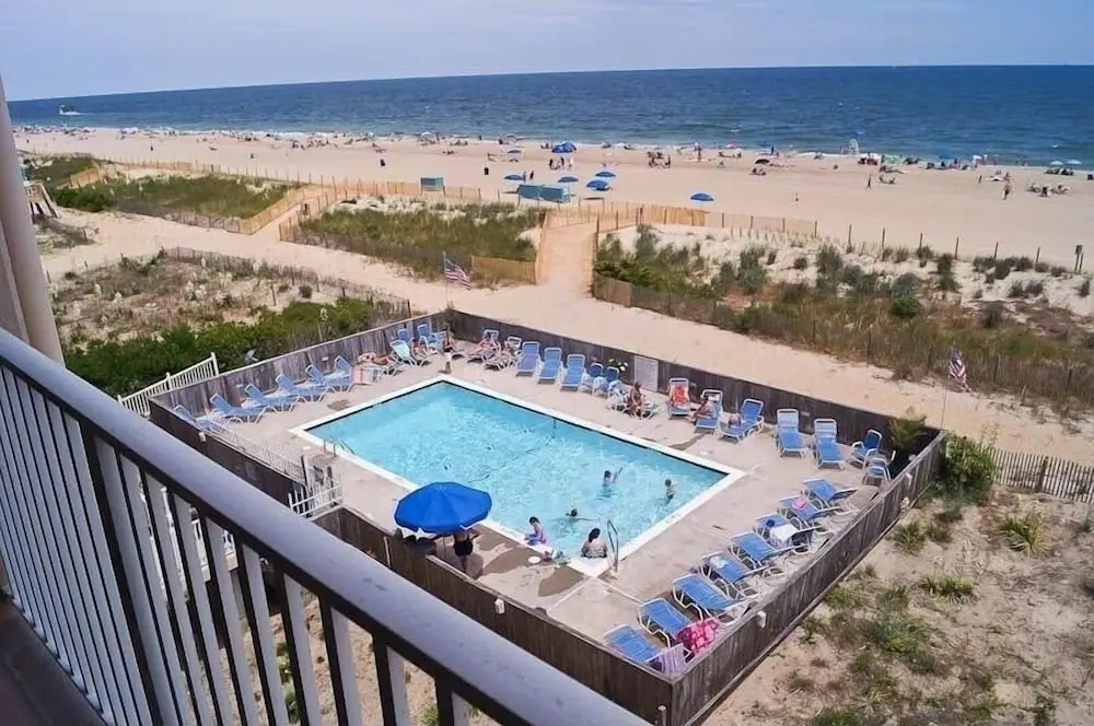 Beachmark 4k 1 Bedroom Condo by RedAwning