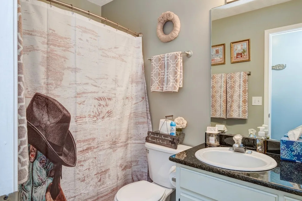 720 Veneta View Home